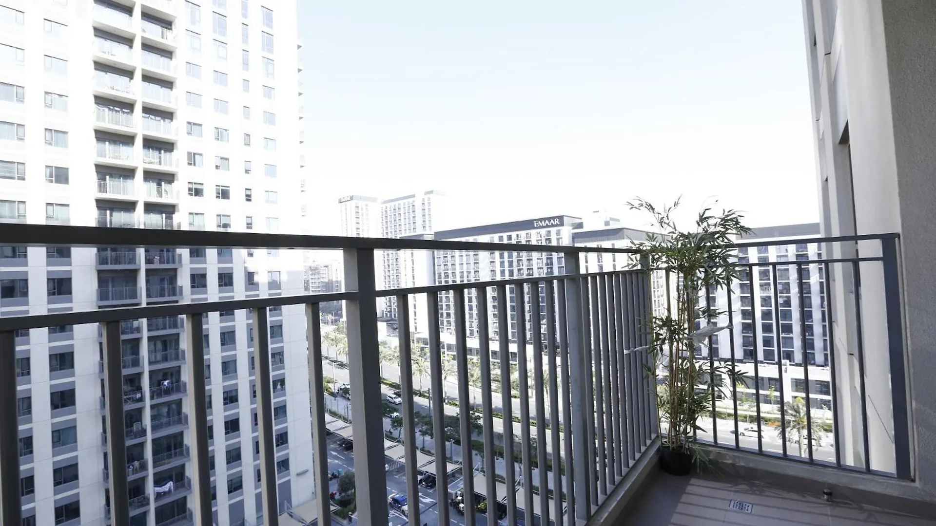 Brown Stone - Dubai Hills Mall الإمارات العربية المتحدة
